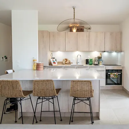 Apartment Sur La Riviere, Proche Tramway, Un Bel Zen, Design, Spacieux Et Lumineux *